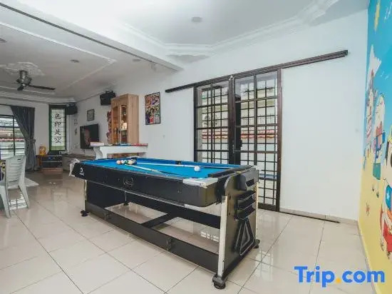 ShinChan Chill 14pax Homestay@Bukit Indah