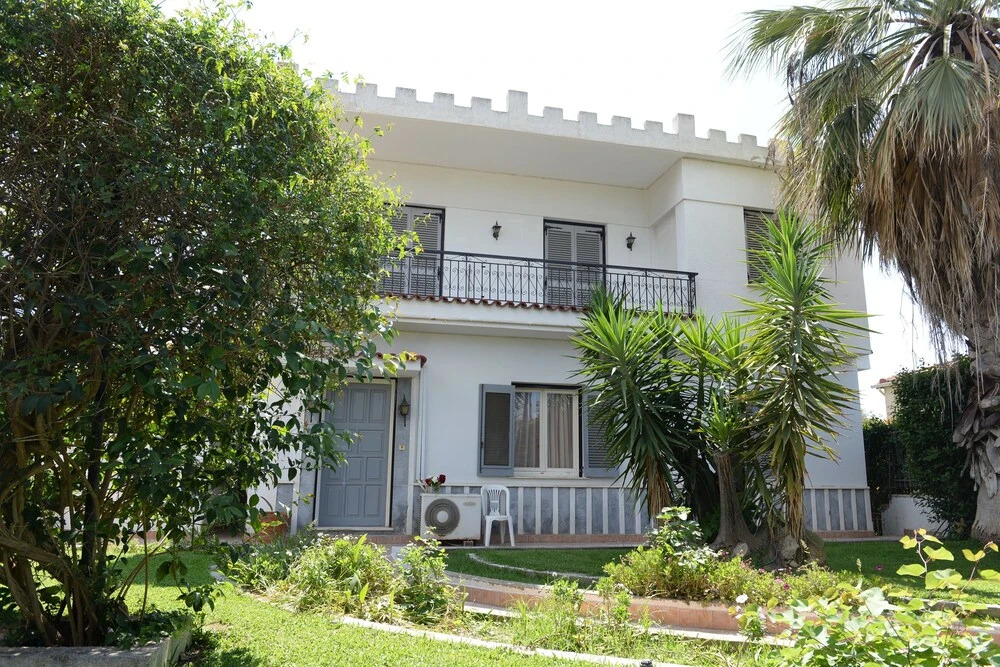 Paralia Patras - White Castle