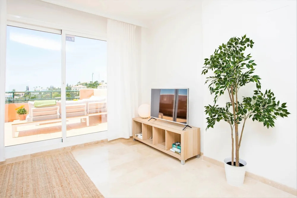 Duplex, Penthouse, 2/2 with Spectacular Views TV27