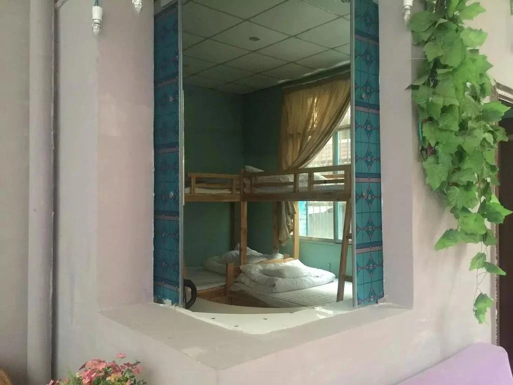 Whale Song Travel Inn