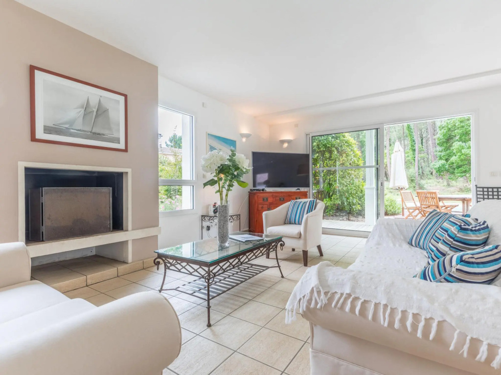 Luxury villa with a private pool located 400m from the beach