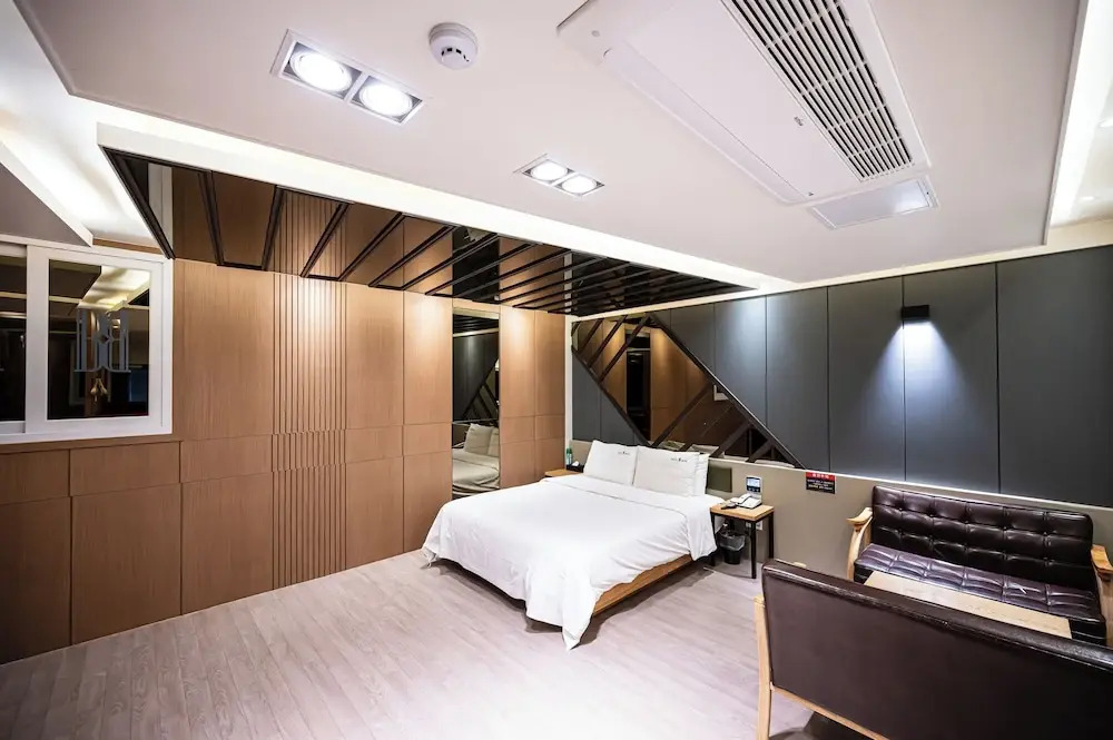 Hotel Bom