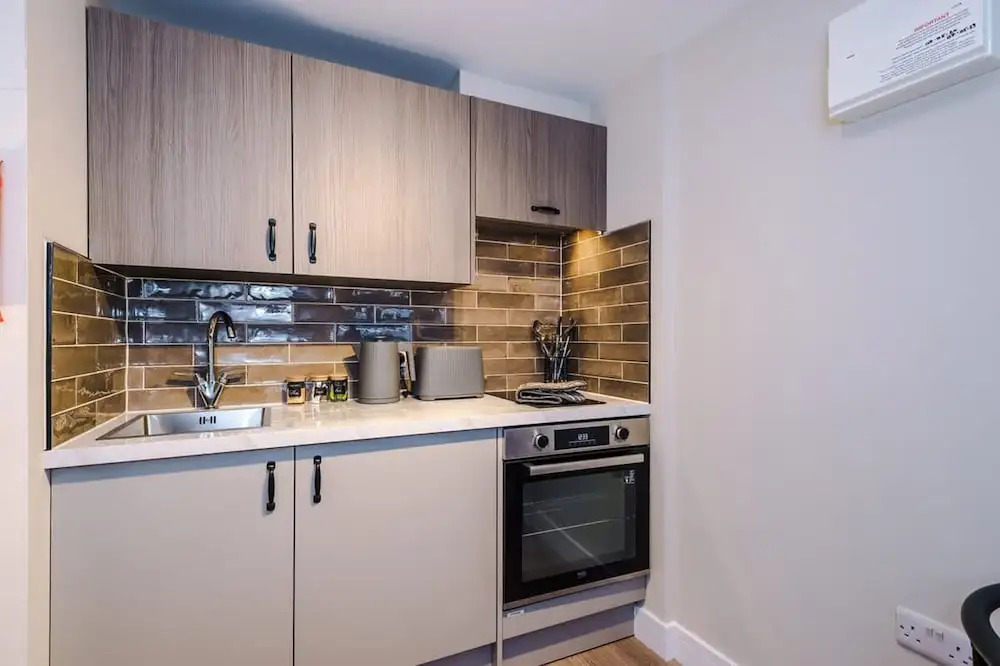 NEW Stunning Studio in the City-centre Sleeps 2