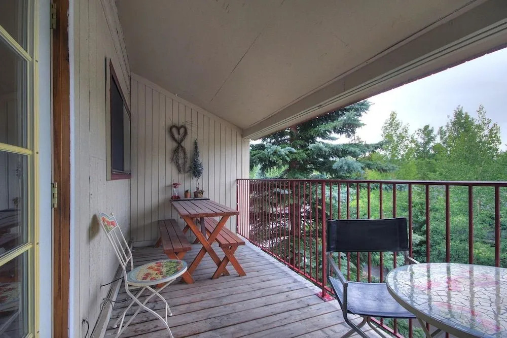 Alpenrose 303 2 Bedroom Condo by RedAwning