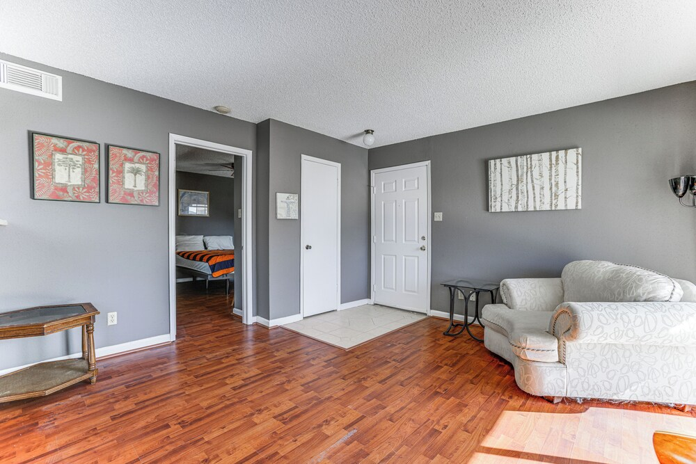 3 Mi to Houston Medical Center: Extended Stay