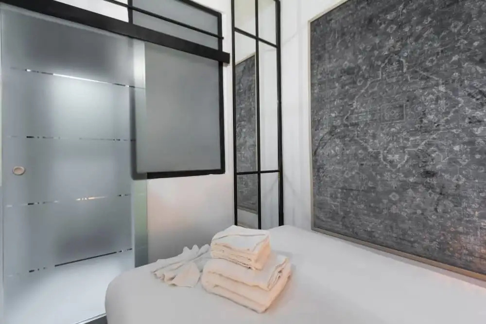 Bright & Compact One Bed Apartment in Malasaña