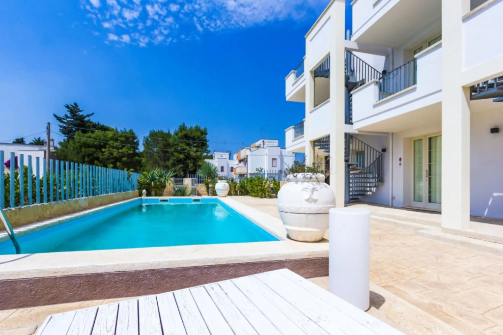 Gabbiano apartment in residence with pool in Santa Maria al Bagno-Eos
