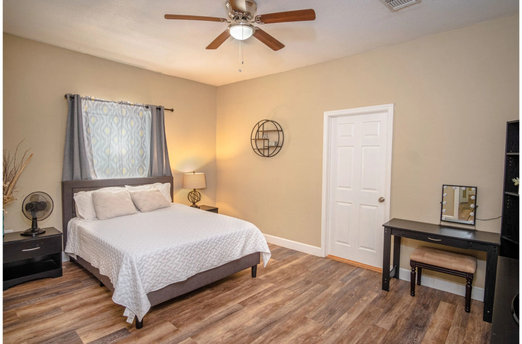 Large 3br/2ba Family Home W/patio Near Downtown!