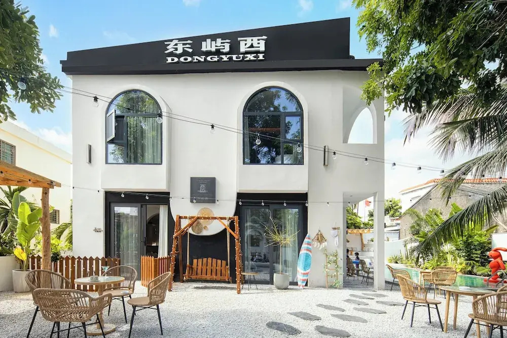 Sanya Qixili Hotel - Free two wheeled electric bike ride around the island