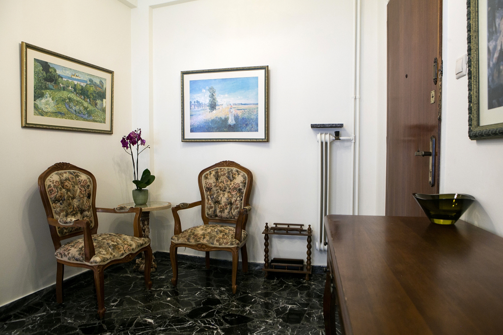 Best House, Larisis Metro, Athens