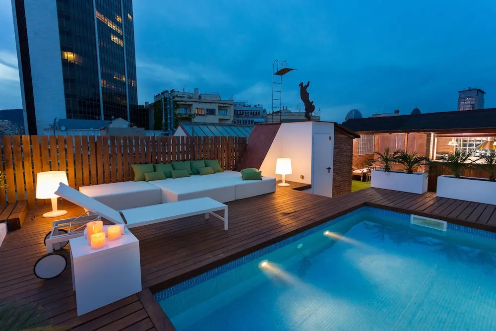 Balmes - Ático Con Piscina Privada En Barcelona