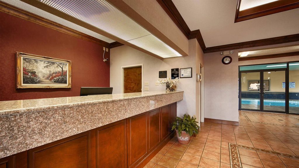 Best Western Inn & Suites
