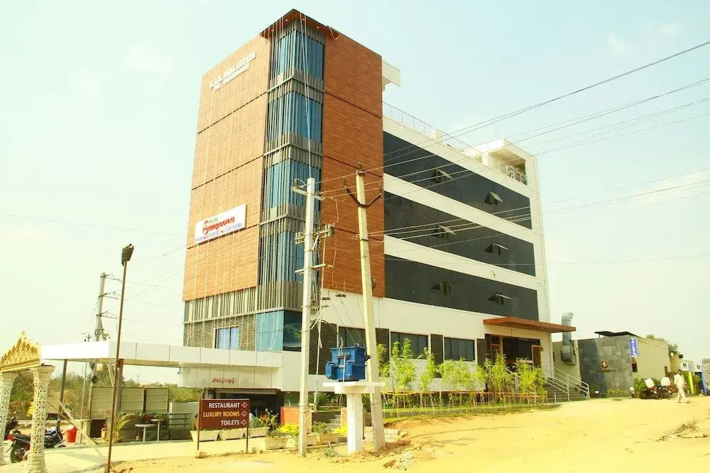 Sri Sampoorna Hotel