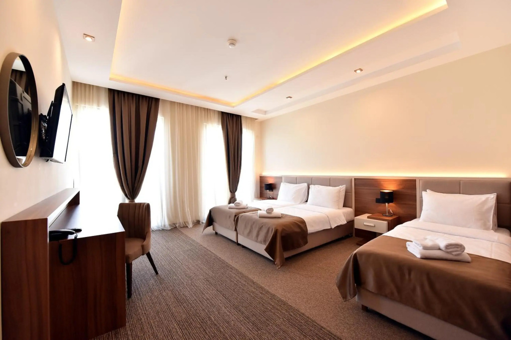 Hotel Lazaro