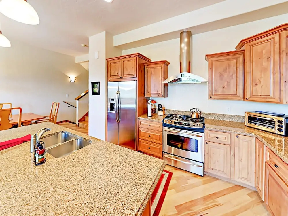 965 Bear Trail Townhouse 3 Bedrooms 3.5 Bathrooms Townhouse