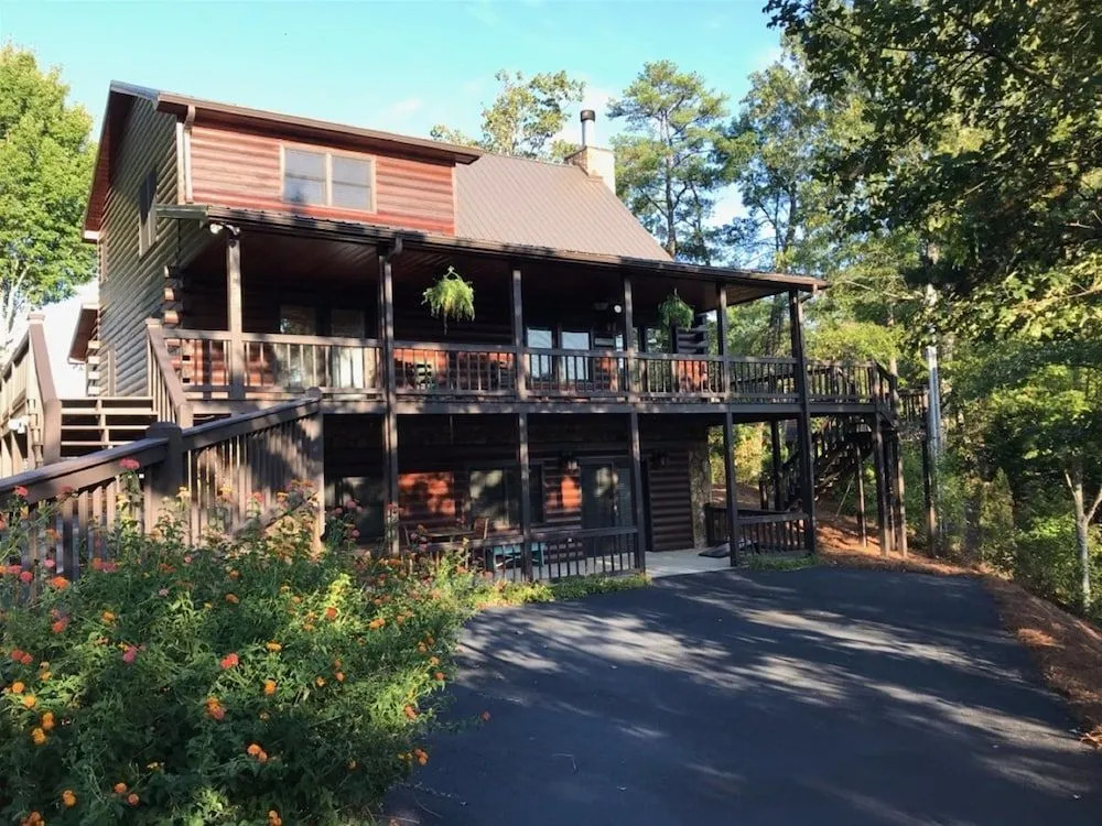 Dew Drop Inn- Blue Ridge Cabin Rental