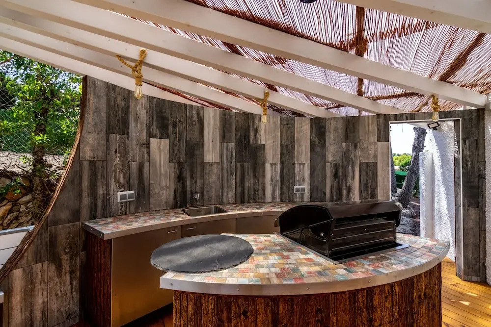Amazing Villa With Views, Fantastic Bbq Dining Large Pool Area