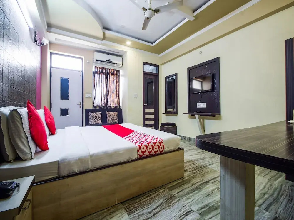 OYO 22052 Hotel Kingdom Palace