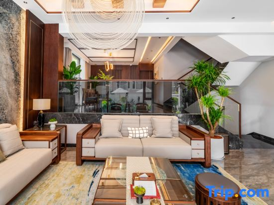 Kunming Dianchi Huayuxu Boutique Bieyuan