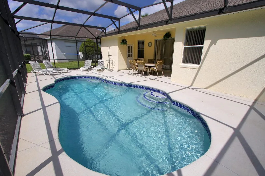CP121CPB - 4 beds pool home with game room, Davenport, US