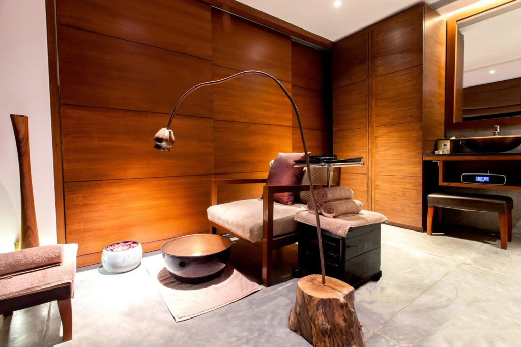 Slohh by Roach Bengaluru, Curio Collection by Hilton