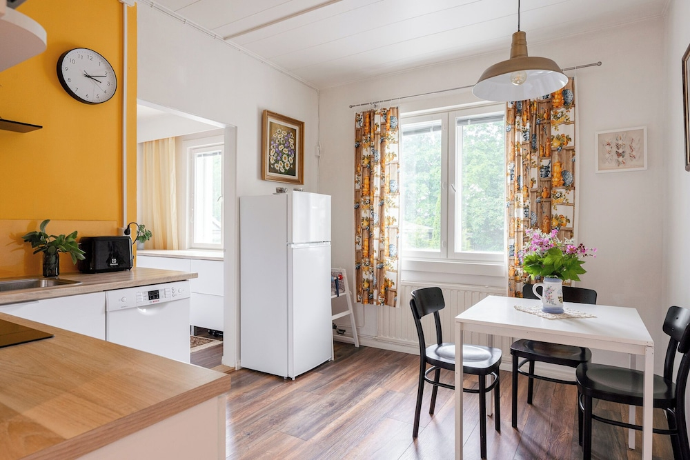 Lovely 1Br Apt. in Calm Neighbourhood