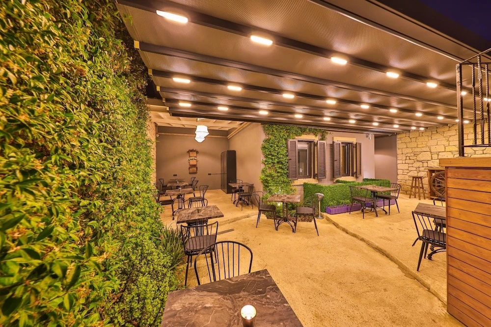 Pitoresk Otel