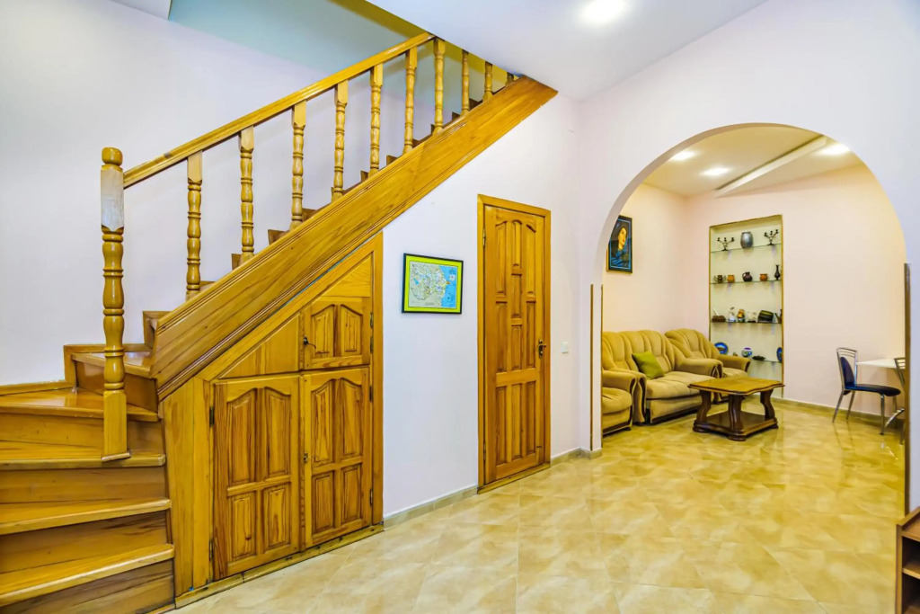 Old City 3 Room Lux Home