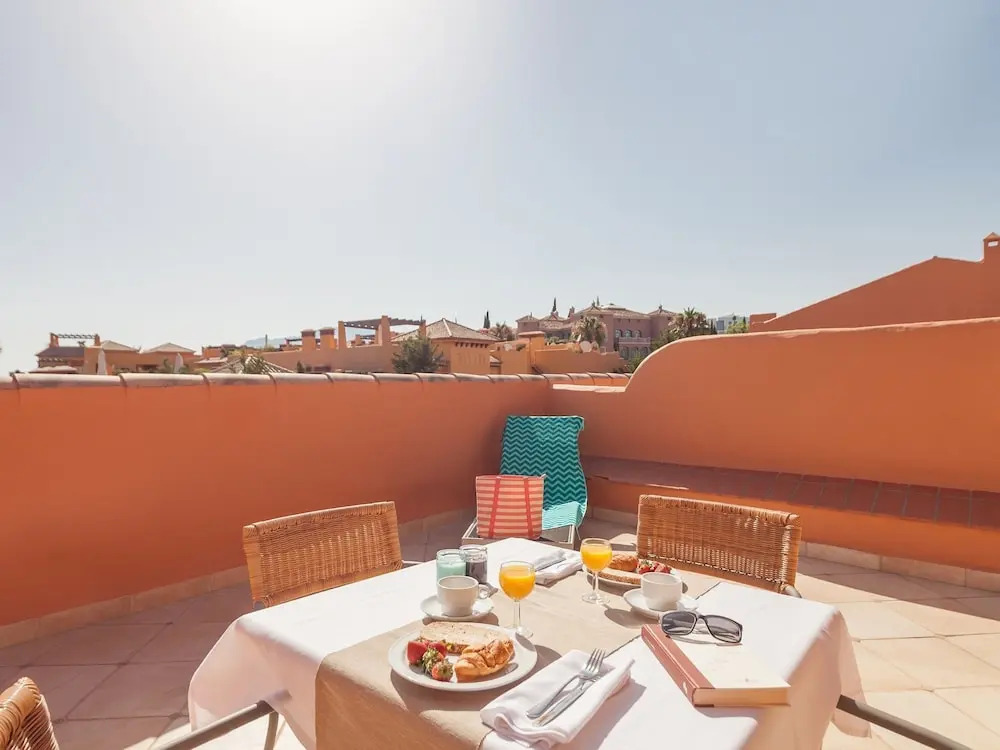 Well-kept and Atmospheric Apartment Just 1 km. From sea