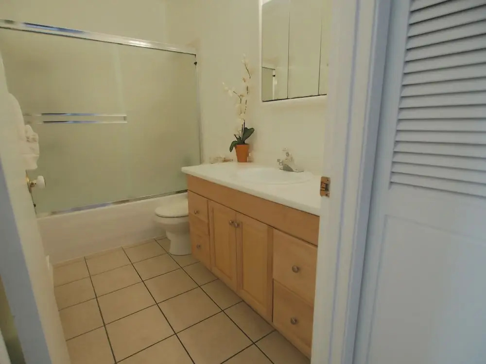 Sunrise Rooftop Condo 3 Bedrooms 1 Bathroom Condo