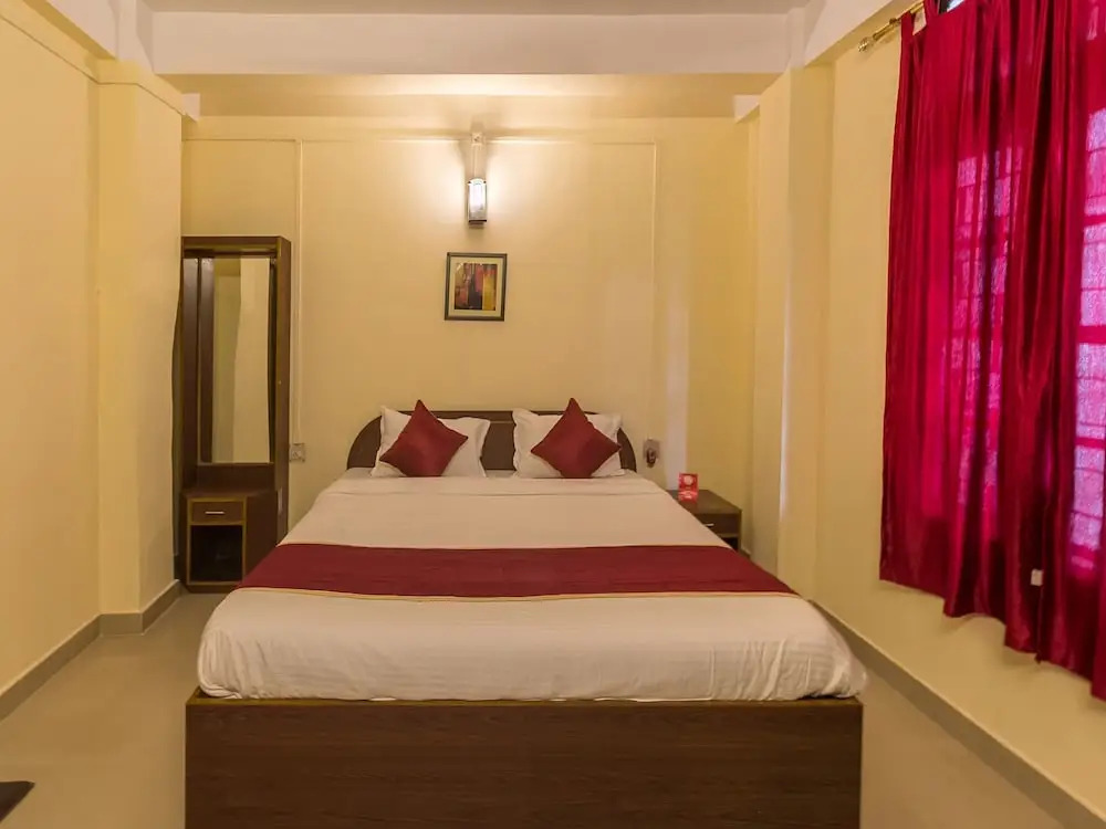 OYO 9671 Hotel Rudraksh Inn