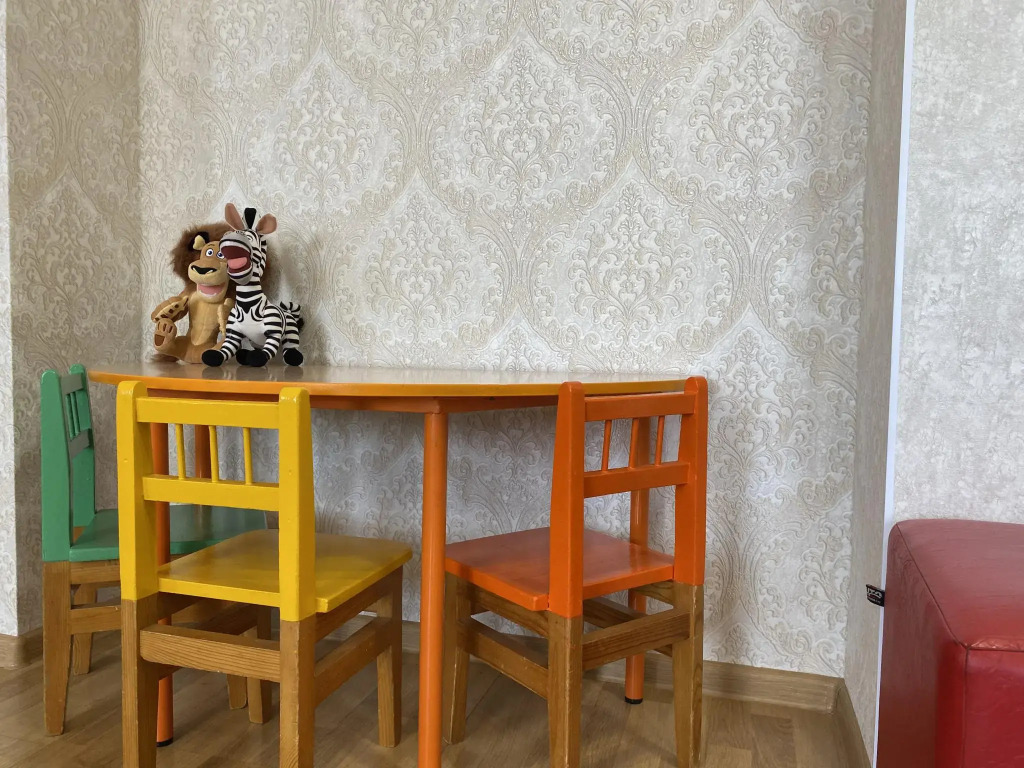 Гости на улице Ленина