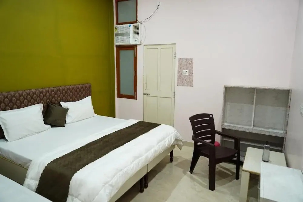 Shree Puram Guest House
