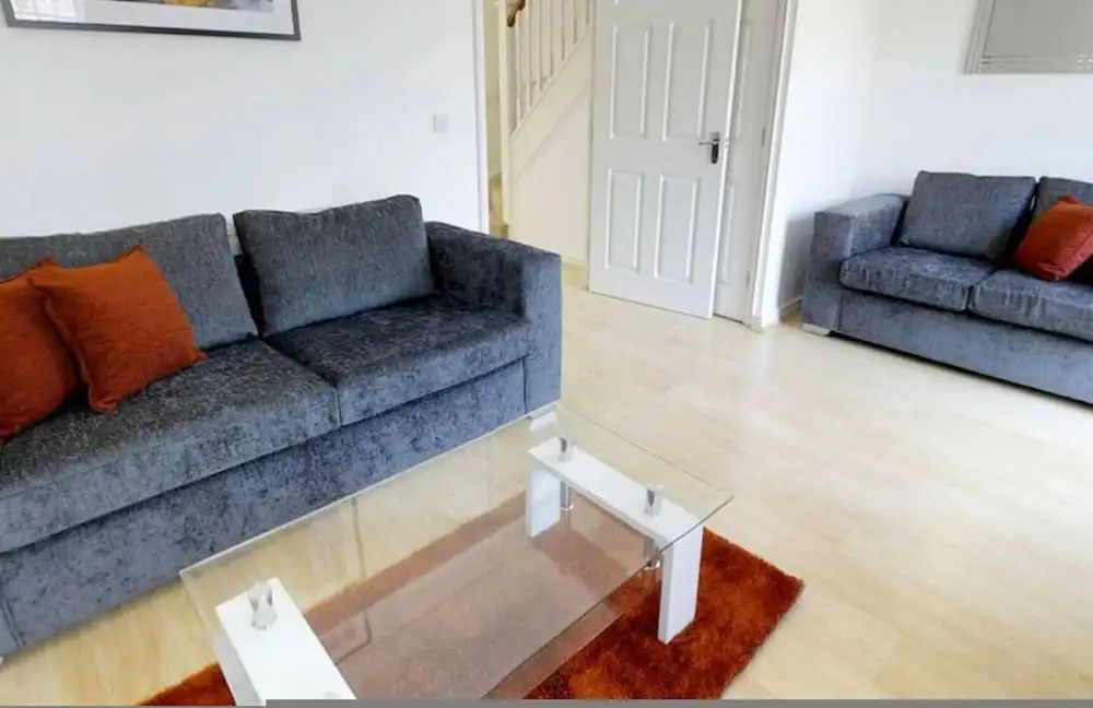 Cole Green Lane Executive Stay- Free Parking
