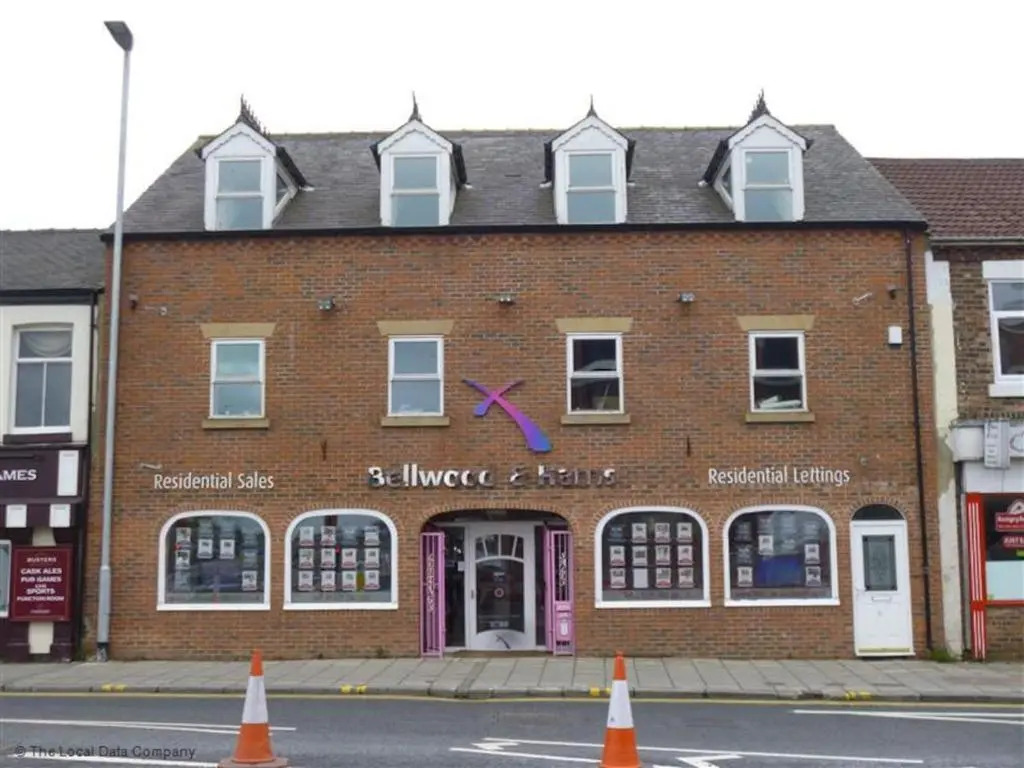 Apartment 4 - striking, 2 bedroom luxury apartment - close to town, mainline rail & theatre