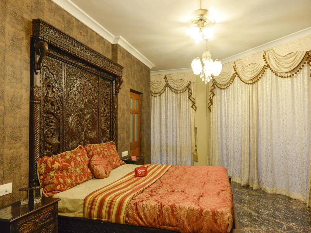 Stone Wood Riverfront Resort, Siolim