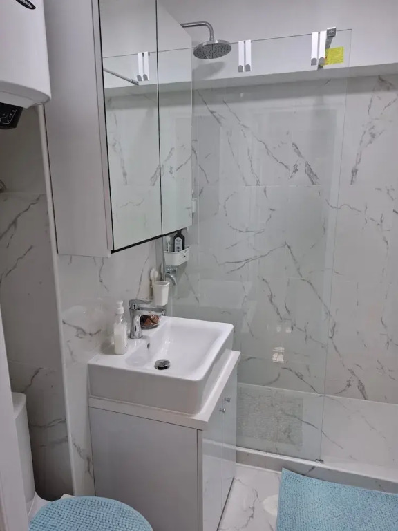 Apartment, 3 Rooms,nearby Piata Victoriei and Gara de Nord, Main Railwaystation
