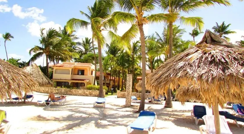 TROPICAL BAY - VACATION SUITES - LOS CORALES beach
