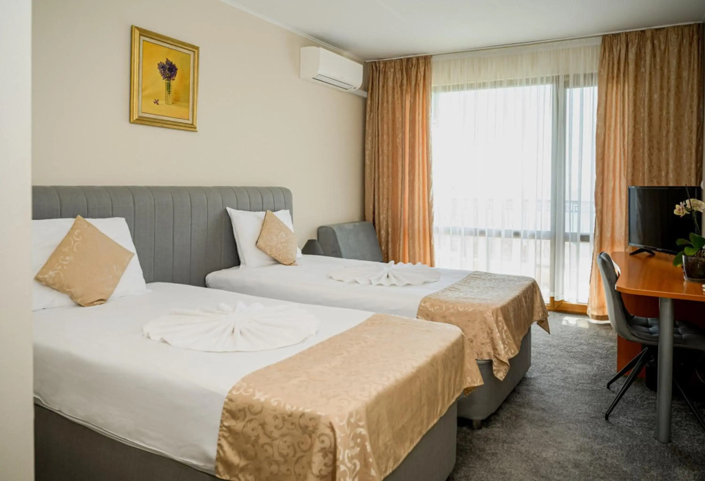 Paradise Hotel & Relax Center