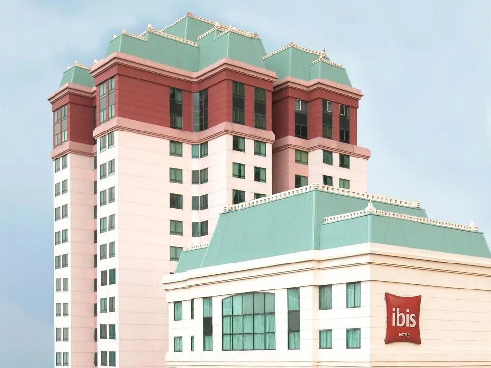 Hotel Ibis Mangga Dua and Apartments