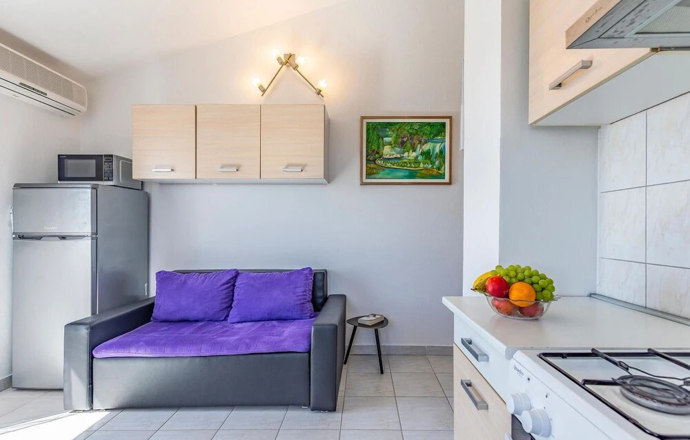 Stunning Apartment in Liznjan With 2 Bedrooms and Wifi