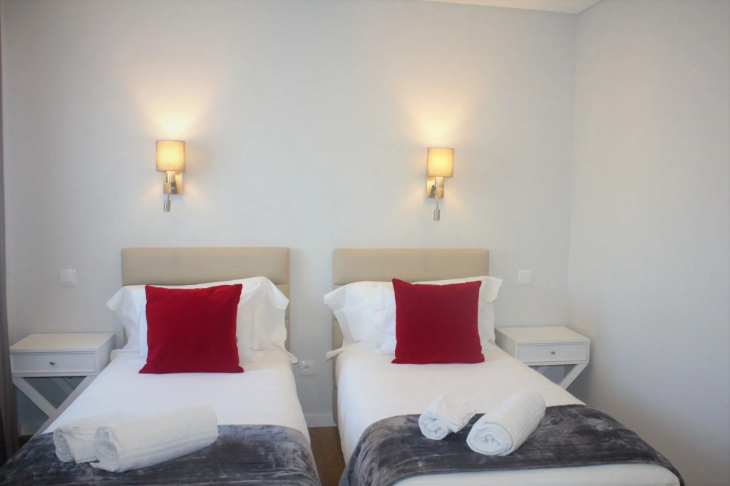 Silver Seahorse Garden Retreat