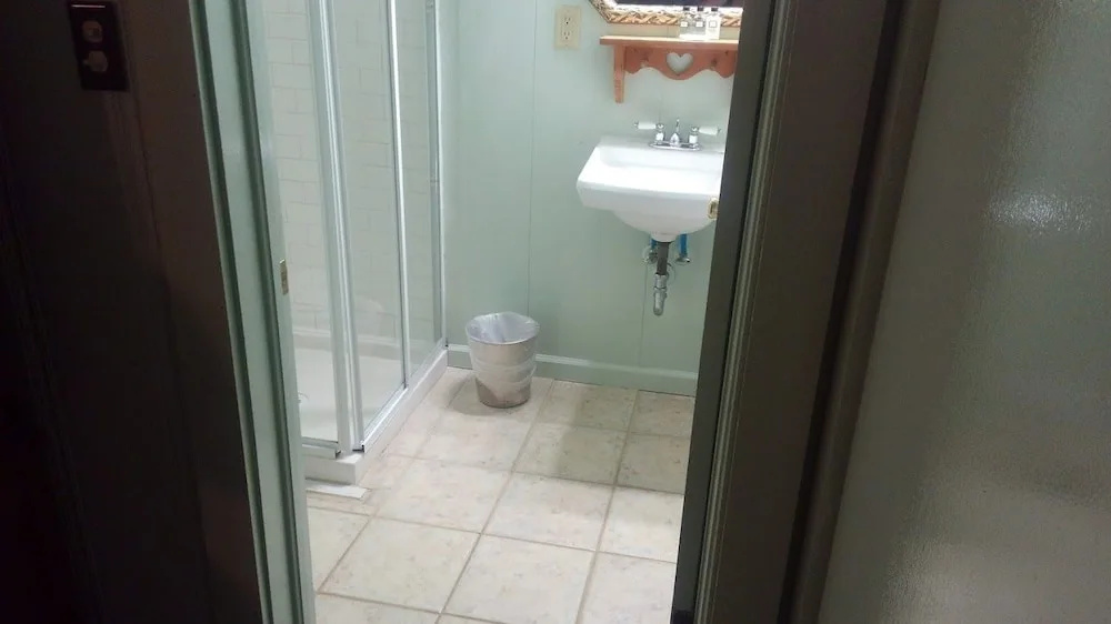 The Inn At Brevard - Bed And Breakfast - Adult Only