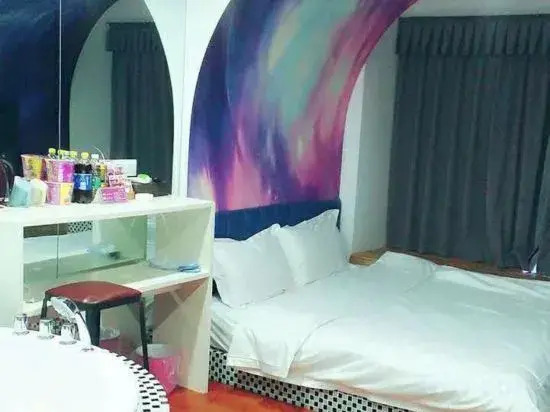 Lianlian Shiguang Theme Apartment