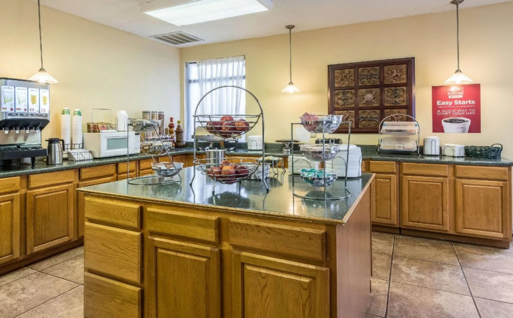 Econo Lodge Columbus near Airport