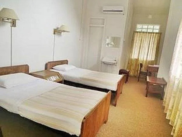 Paramount Hotel