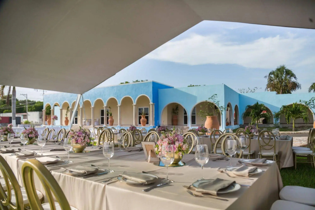 Hacienda Inn Aeropuerto