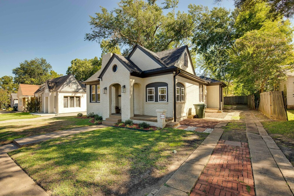 Walk to Dtwn: 'tyler Tudor' w/ Backyard
