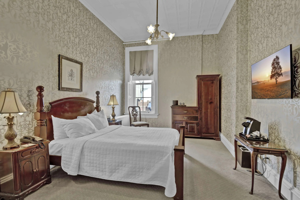 St James Hotel