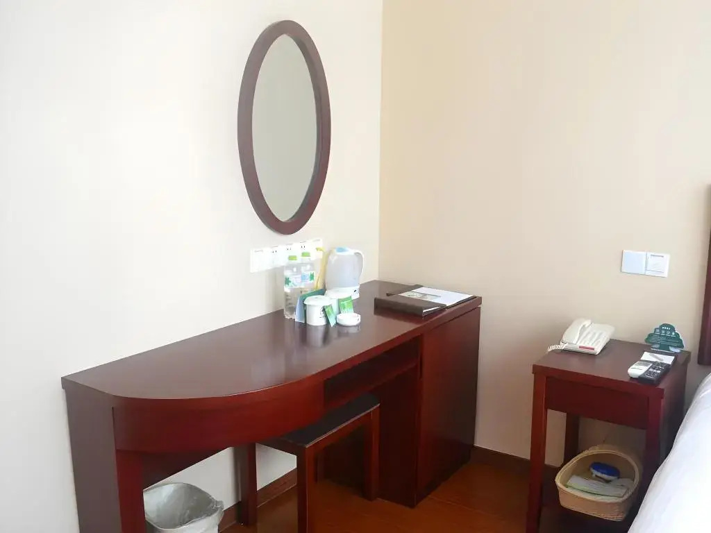 GreenTree Inn Shandong Qingdao Jiaozhou Sanlihe Park Express Hotel